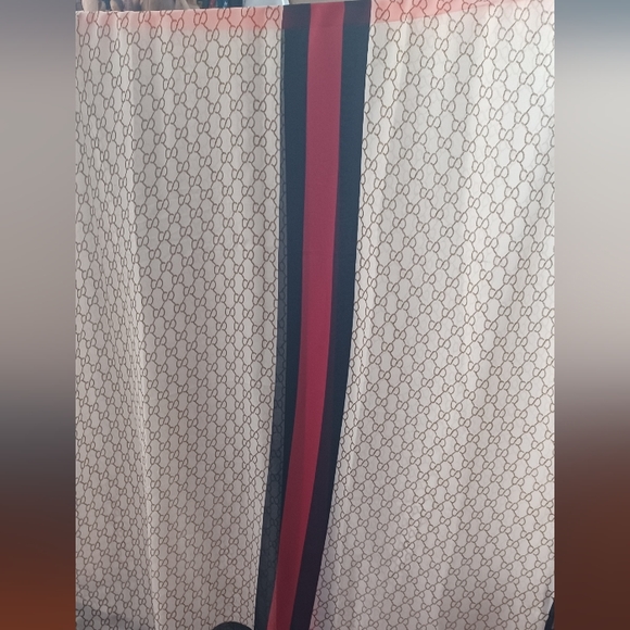 Large Italian silk wrap Gucci Style scarf - Picture 2 of 4